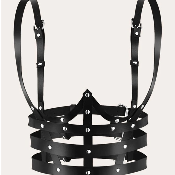 PU Leather Studded Harness w/ Hole Punch Tool - Picture 4 of 6